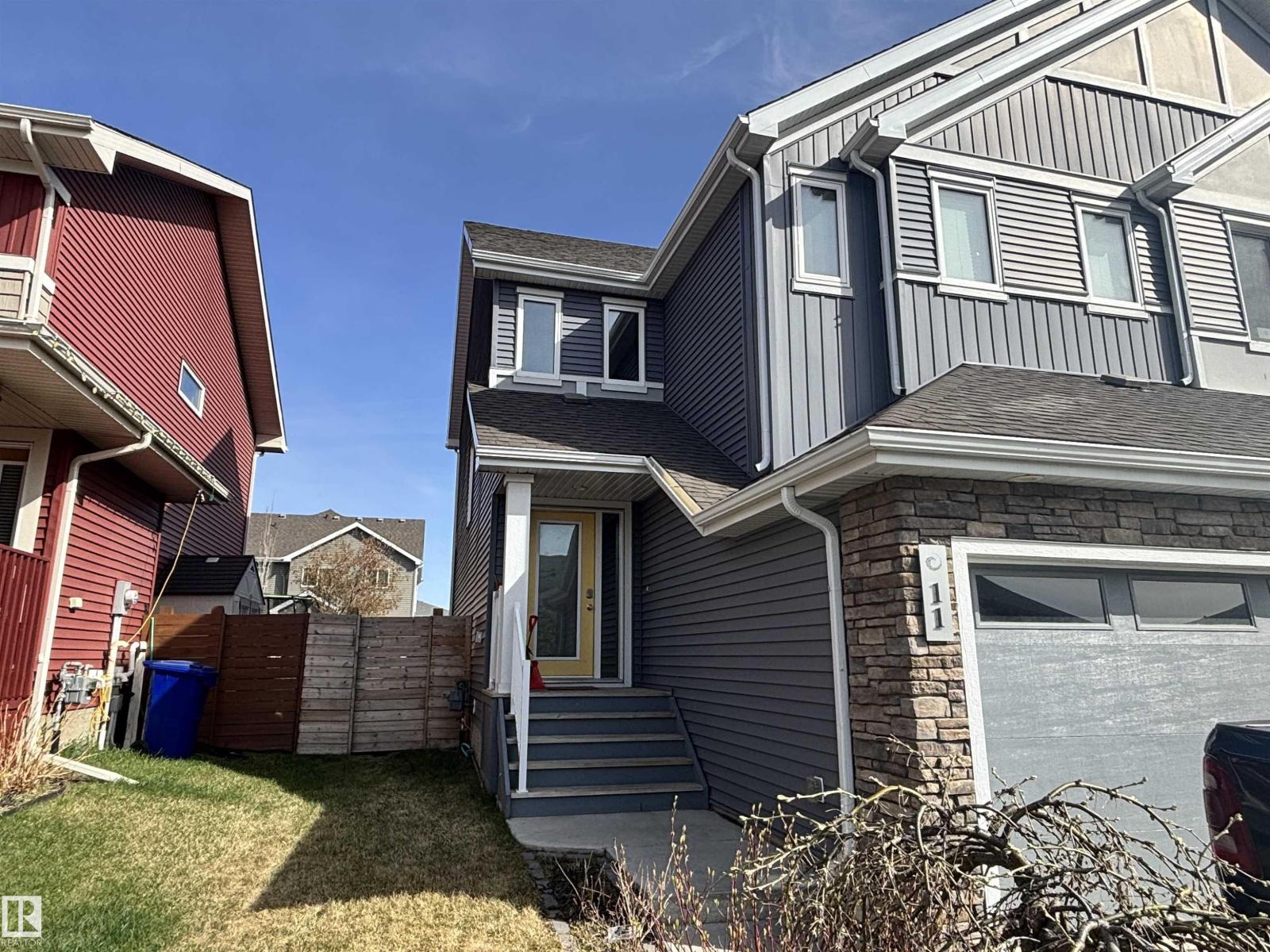 11 JAMES CR, St. Albert