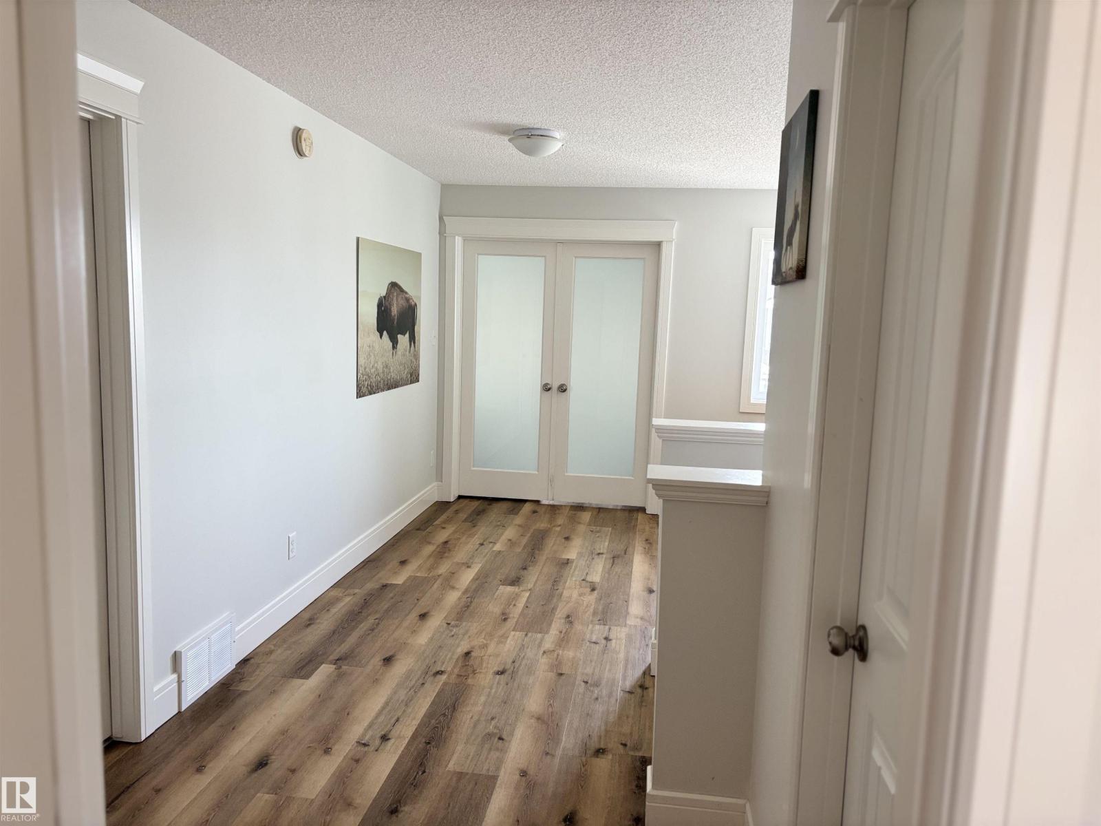 11 JAMES CR, St. Albert