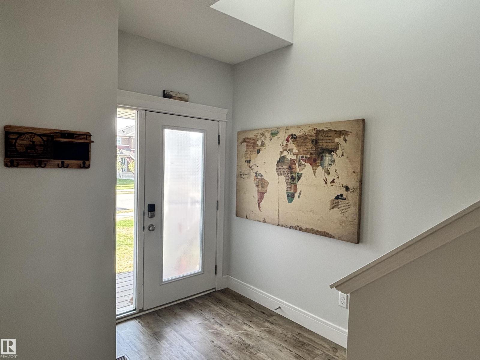 11 JAMES CR, St. Albert