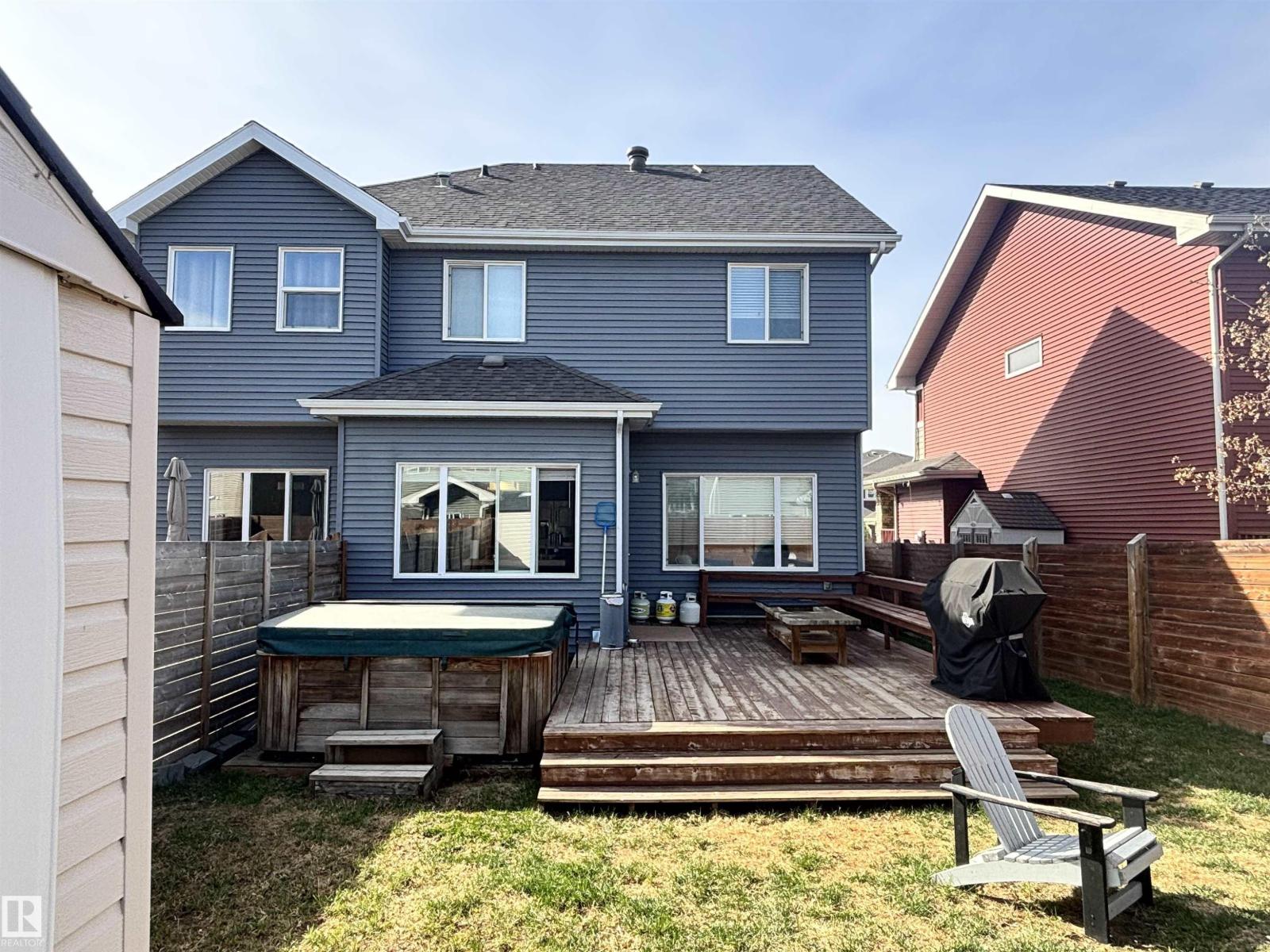 11 JAMES CR, St. Albert