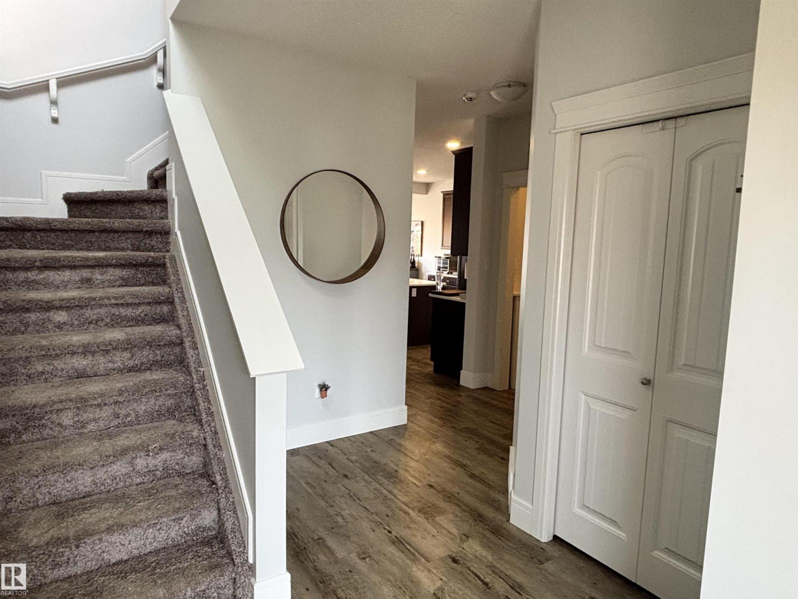 11 JAMES CR, St. Albert