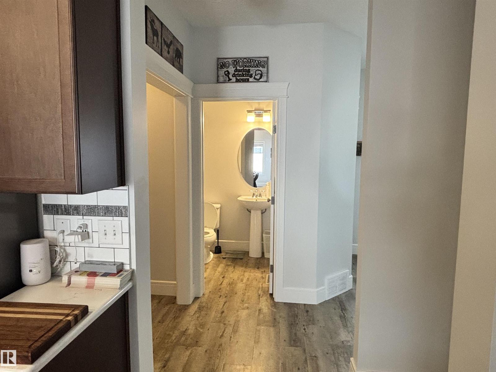 11 JAMES CR, St. Albert