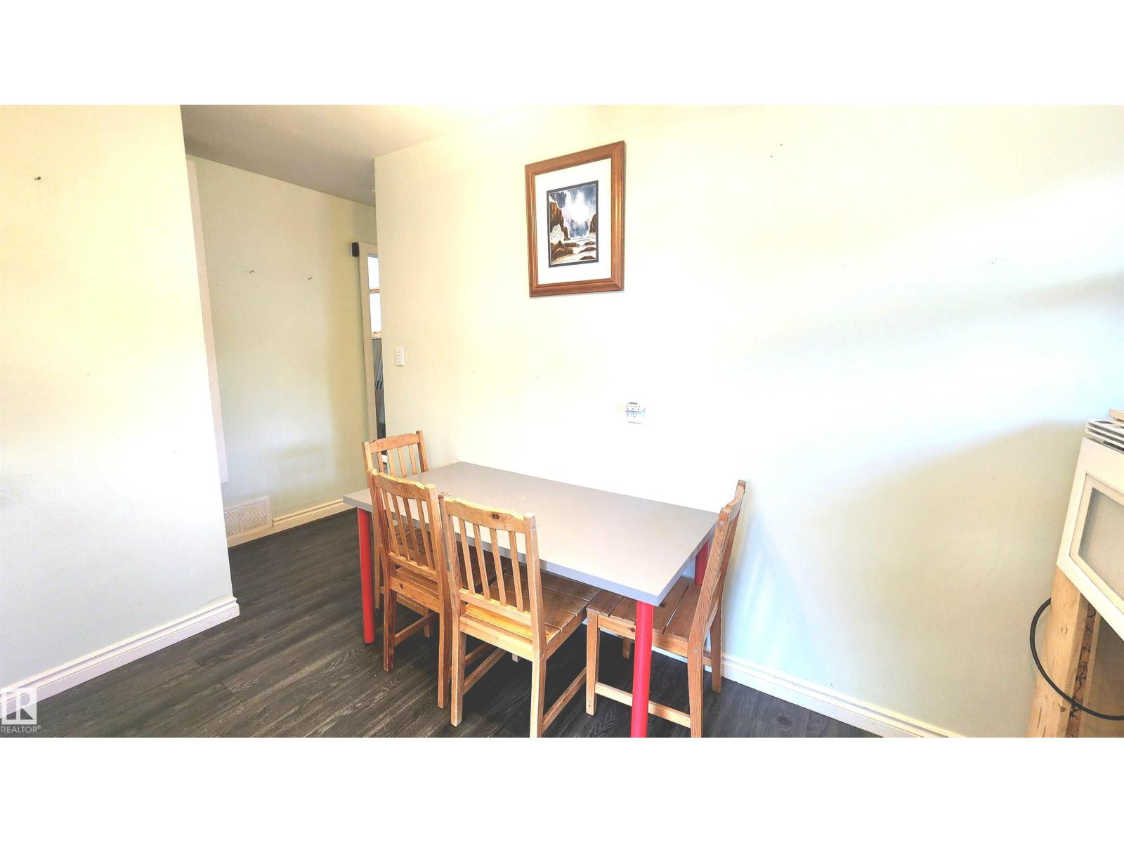 12139 81 ST NW - 11