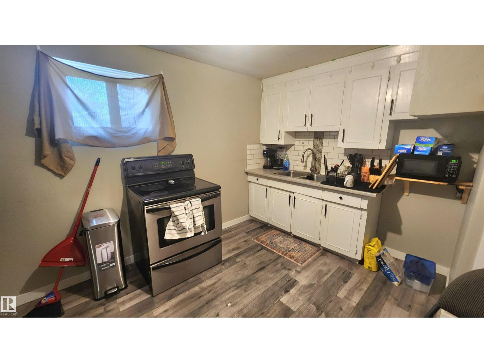 12139 81 ST NW, Edmonton