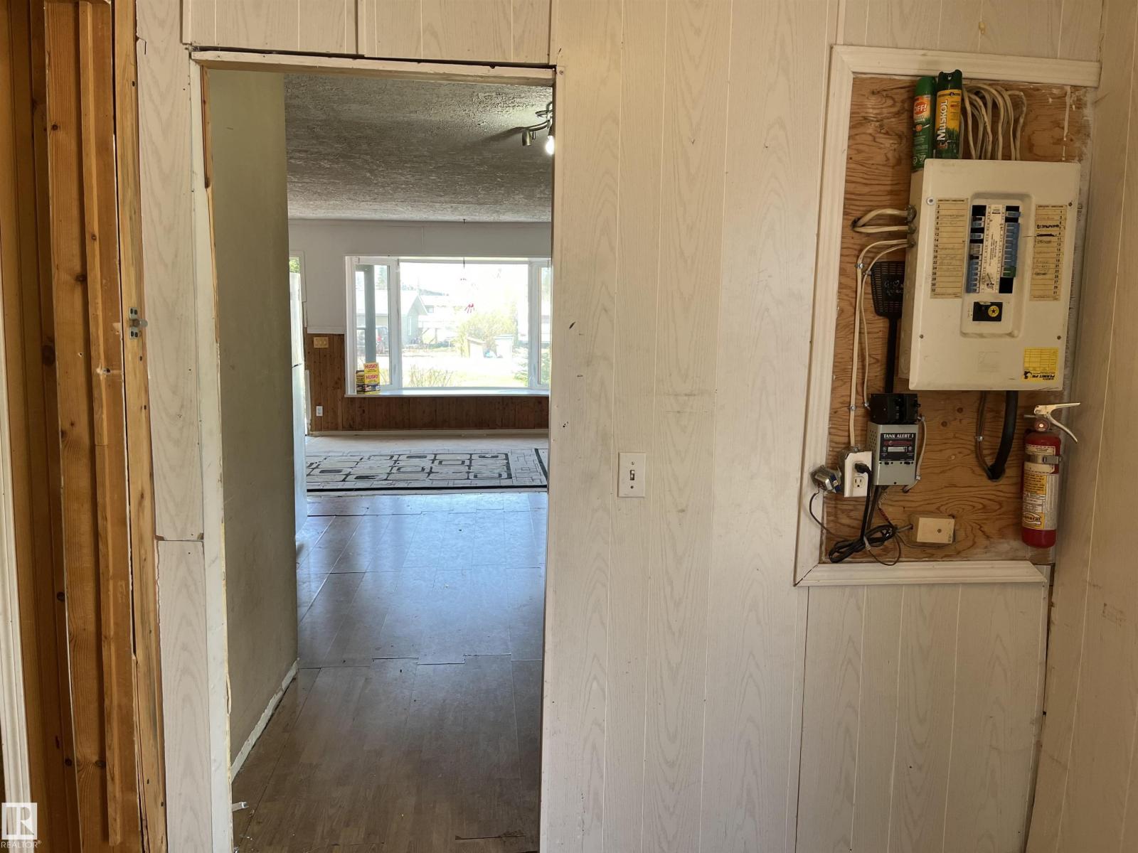 801 HERMITAGE WY - 27
