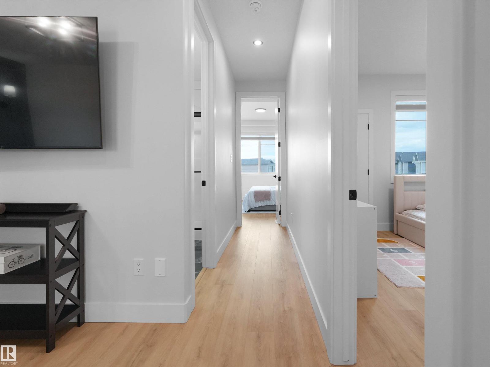 22803 80 AV NW - 33