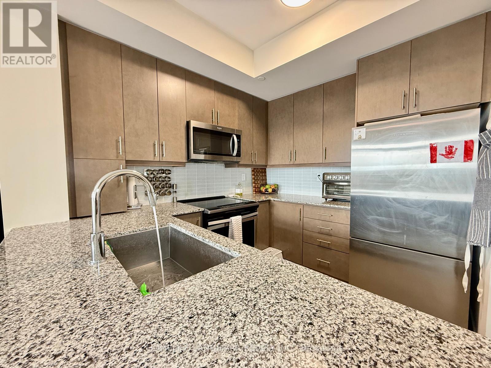 #415 6235 MAIN STREET - 15