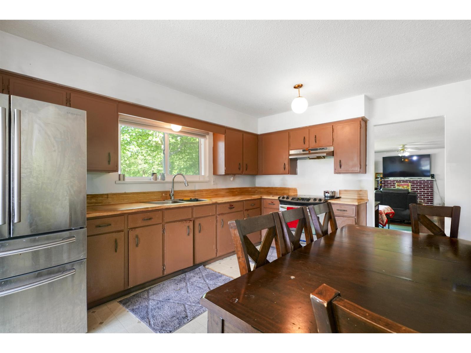7 Bed, 4 Bath House for Sale in Surrey – 13312 SUTTON PLACE, Surrey – MLS# R3122212 - Image 4