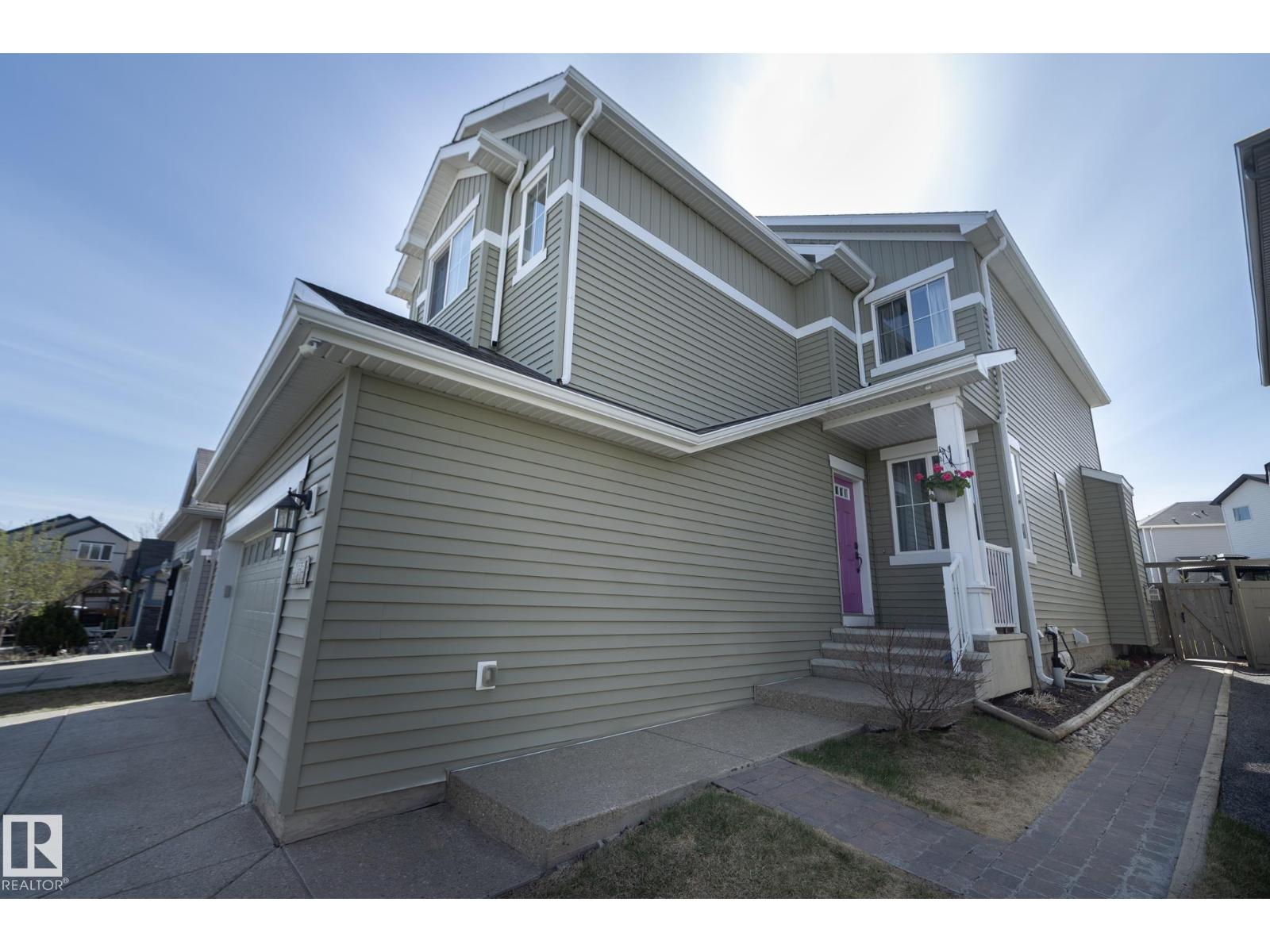 5315 17 AV SW - 3