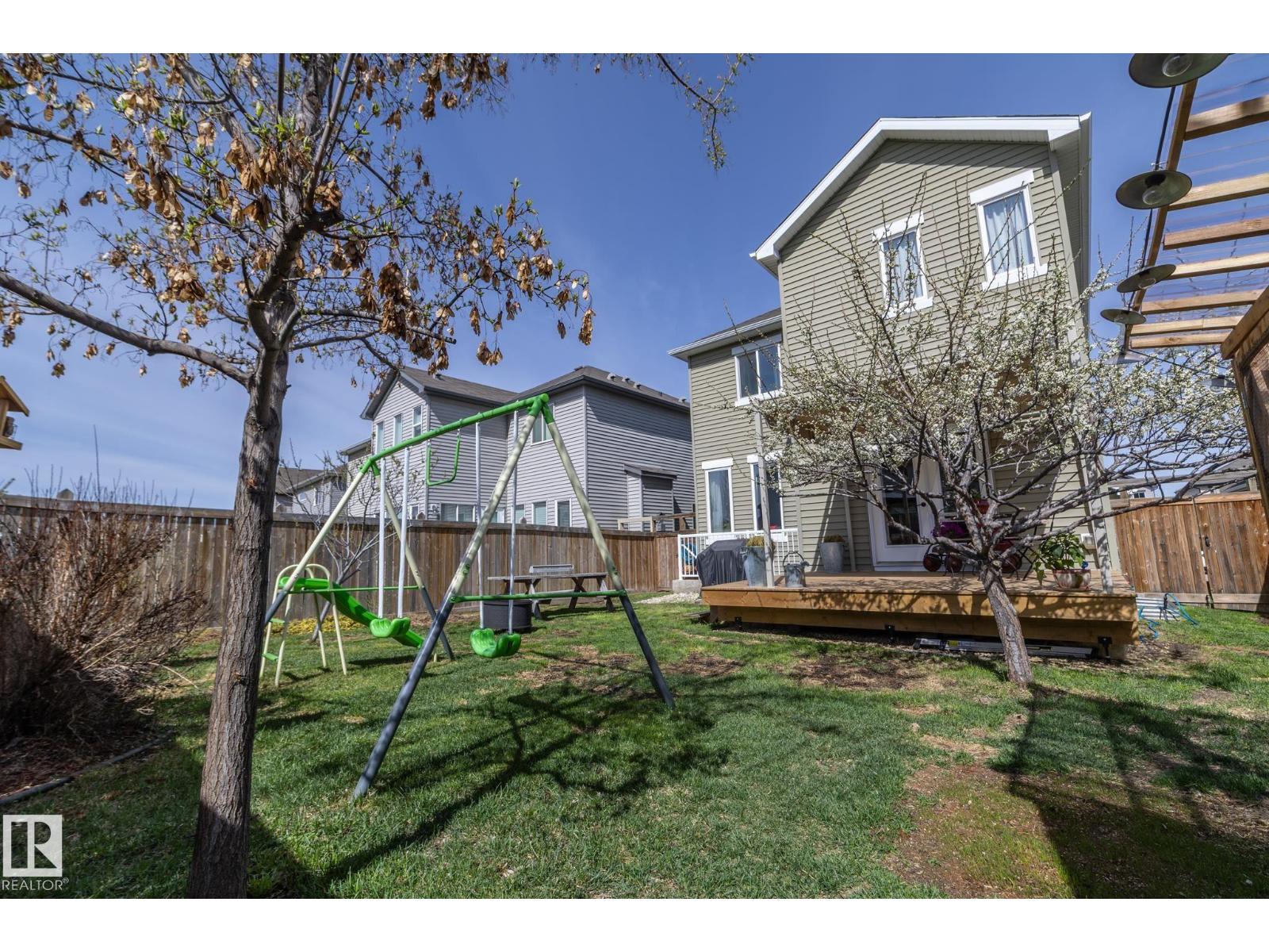 5315 17 AV SW - 53