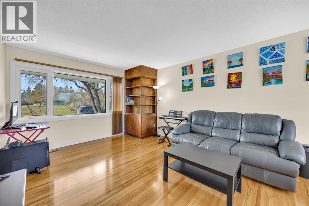 5008 2 Street NW - 5
