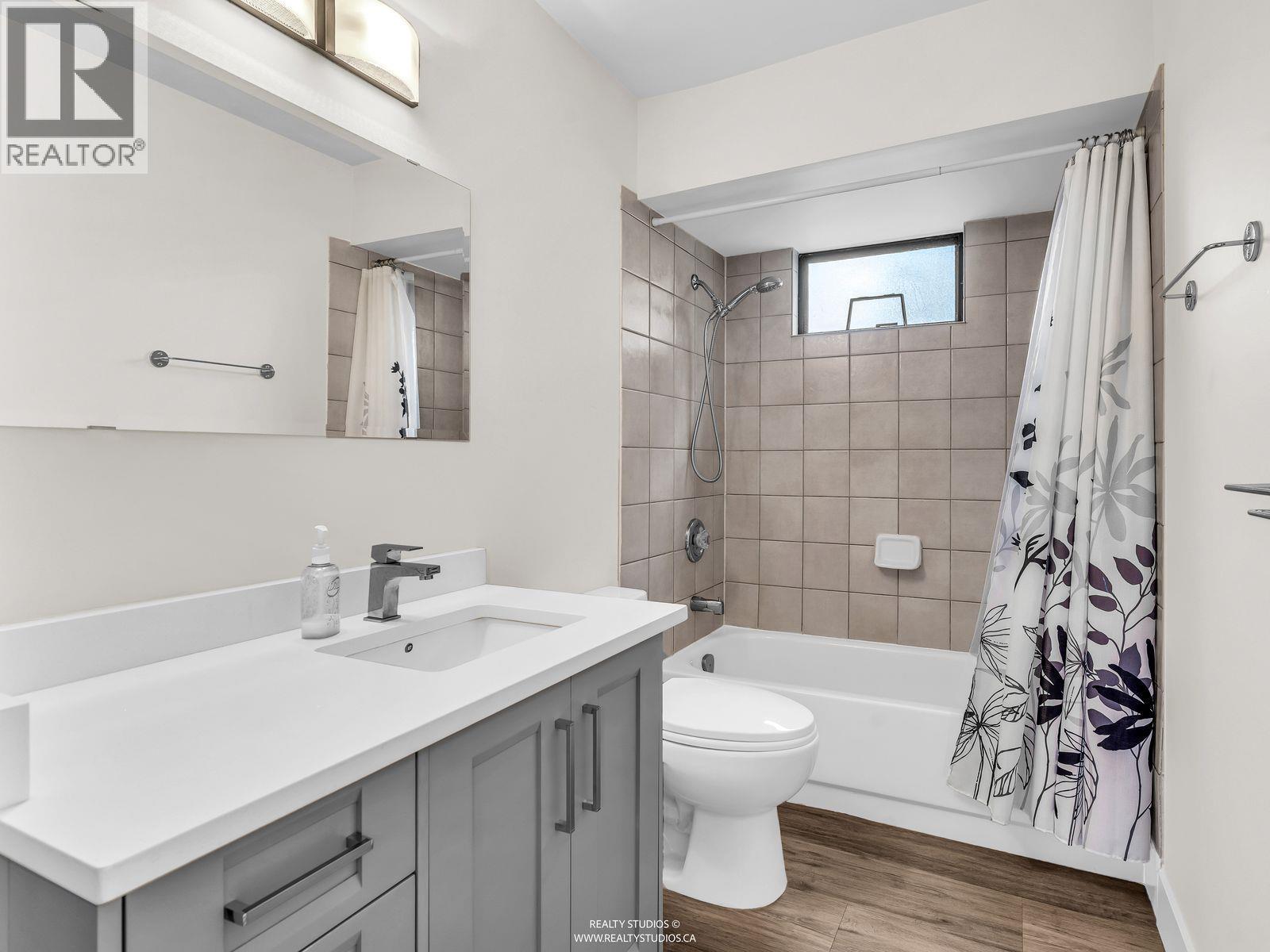 859 E 17TH STREET