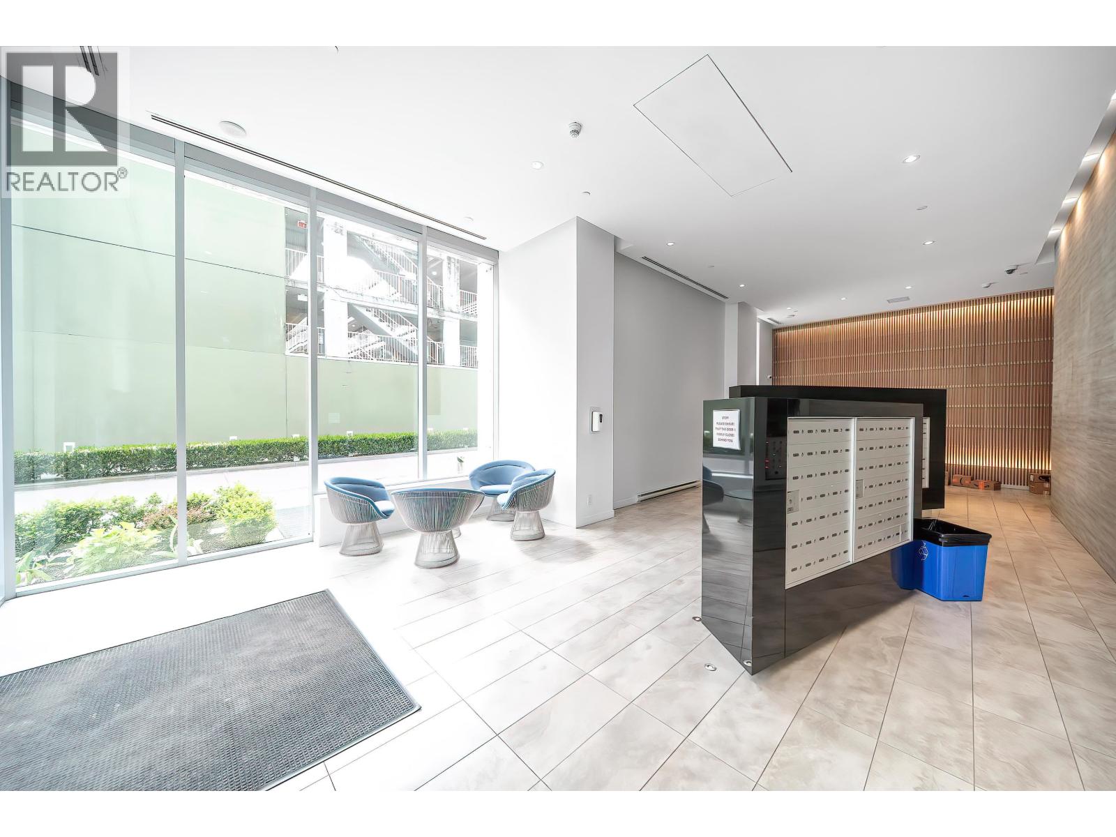 503 2220 KINGSWAY — photo 3