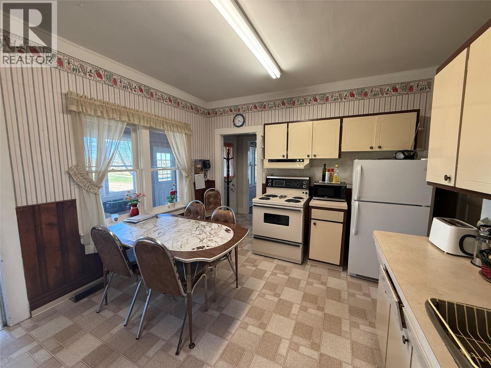 1040a 49 Highway, Dawson Creek