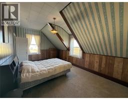 Primary Bedroom - 1040a 49 Highway, Dawson Creek, BC V1G4L1 Photo 11