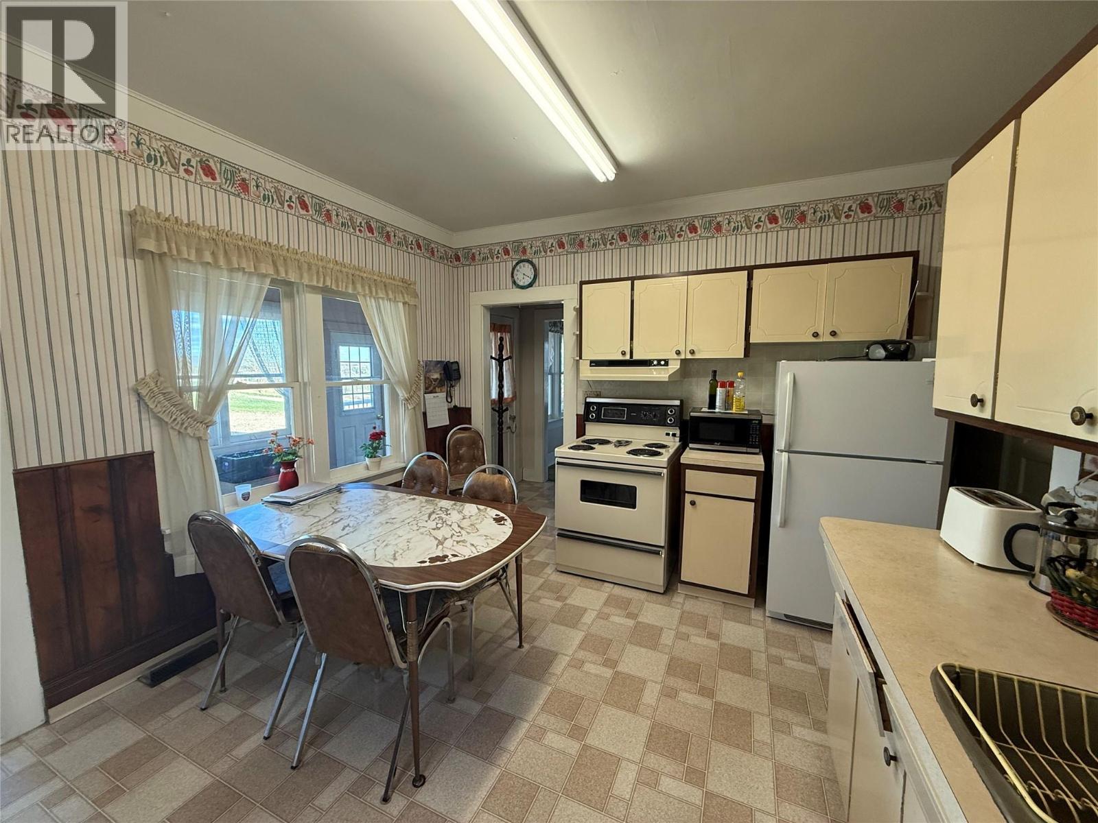 1040a 49 Highway, Dawson Creek