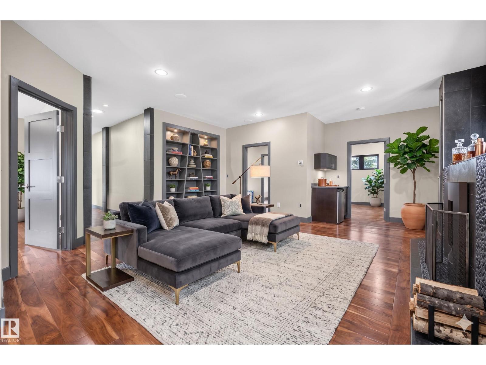 11908 41A AV NW, Edmonton