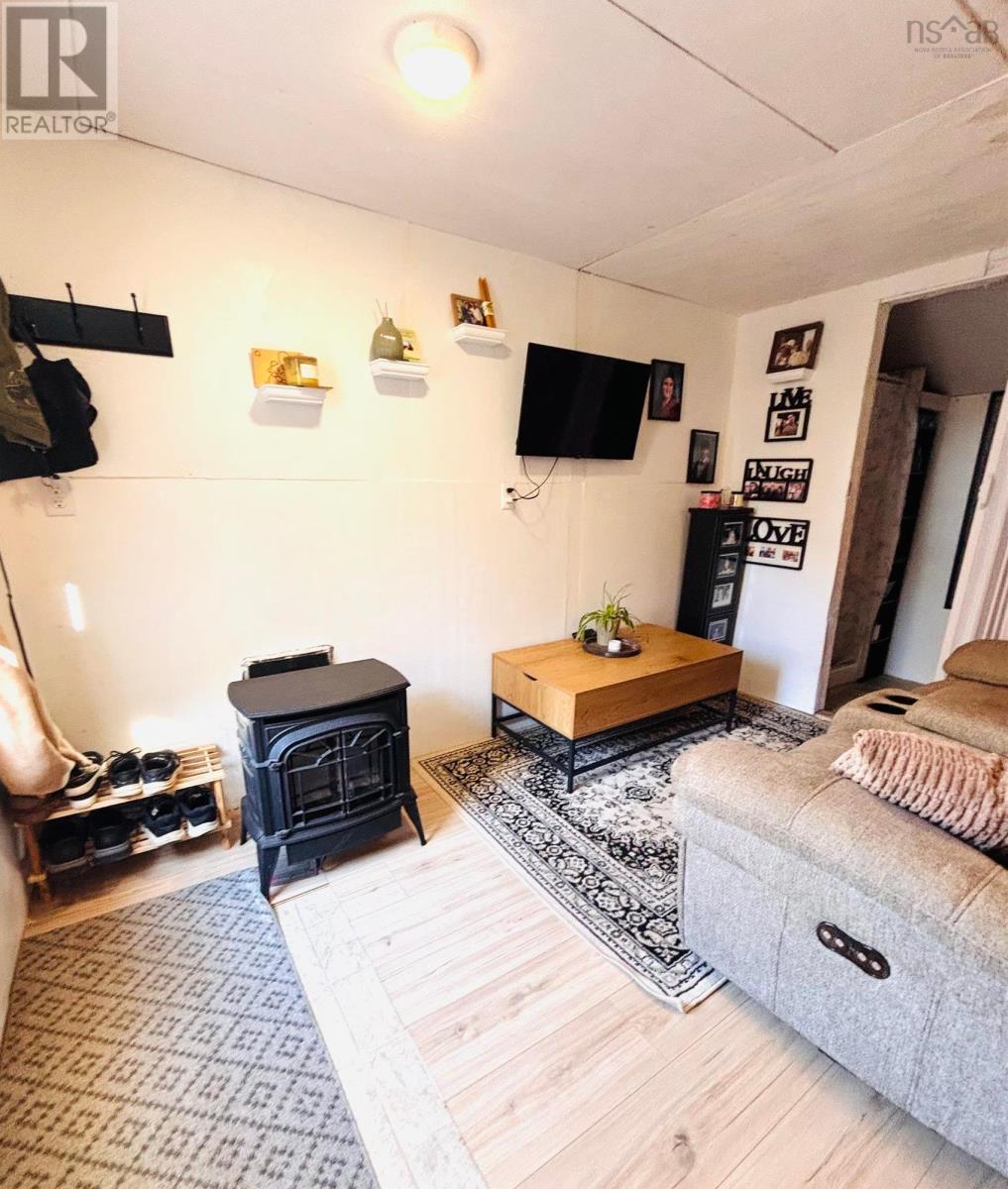 210 Poplar Drive - 12