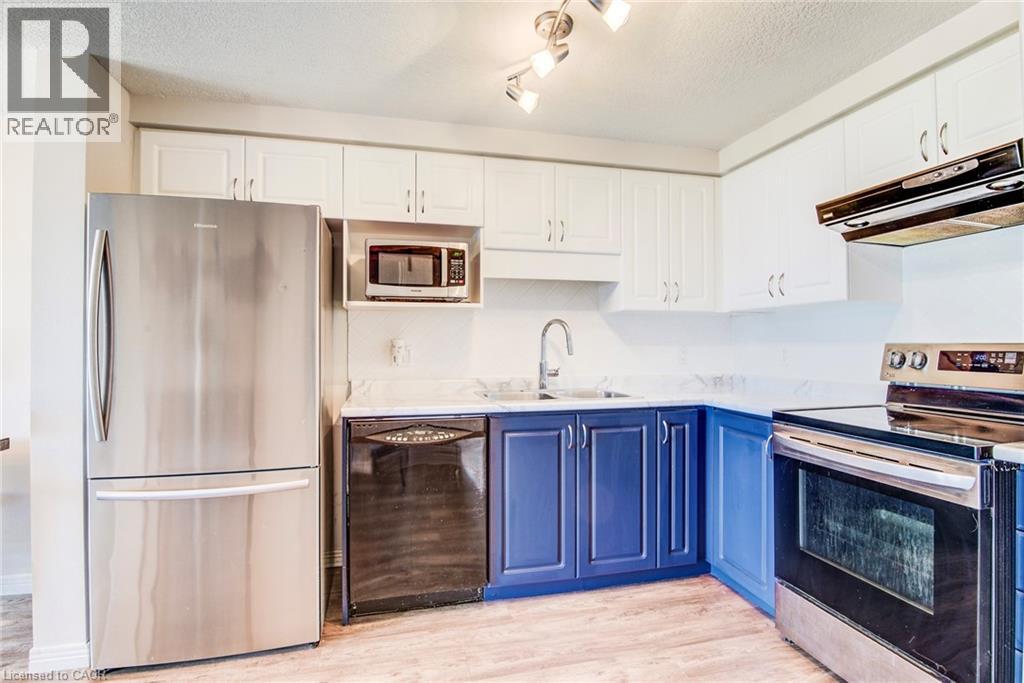 31 RED CLOVER Crescent, Kitchener, Ontario, N2E4G8 — Photo 12