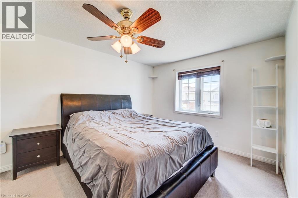 31 RED CLOVER Crescent, Kitchener, Ontario, N2E4G8 — Photo 8