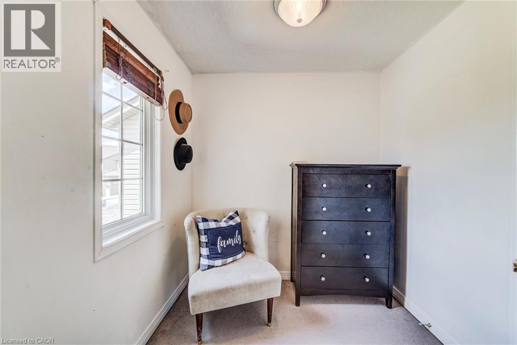 31 RED CLOVER Crescent, Kitchener, Ontario, N2E4G8 — Photo 20
