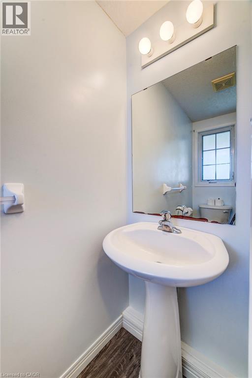 31 RED CLOVER Crescent, Kitchener, Ontario, N2E4G8 — Photo 39