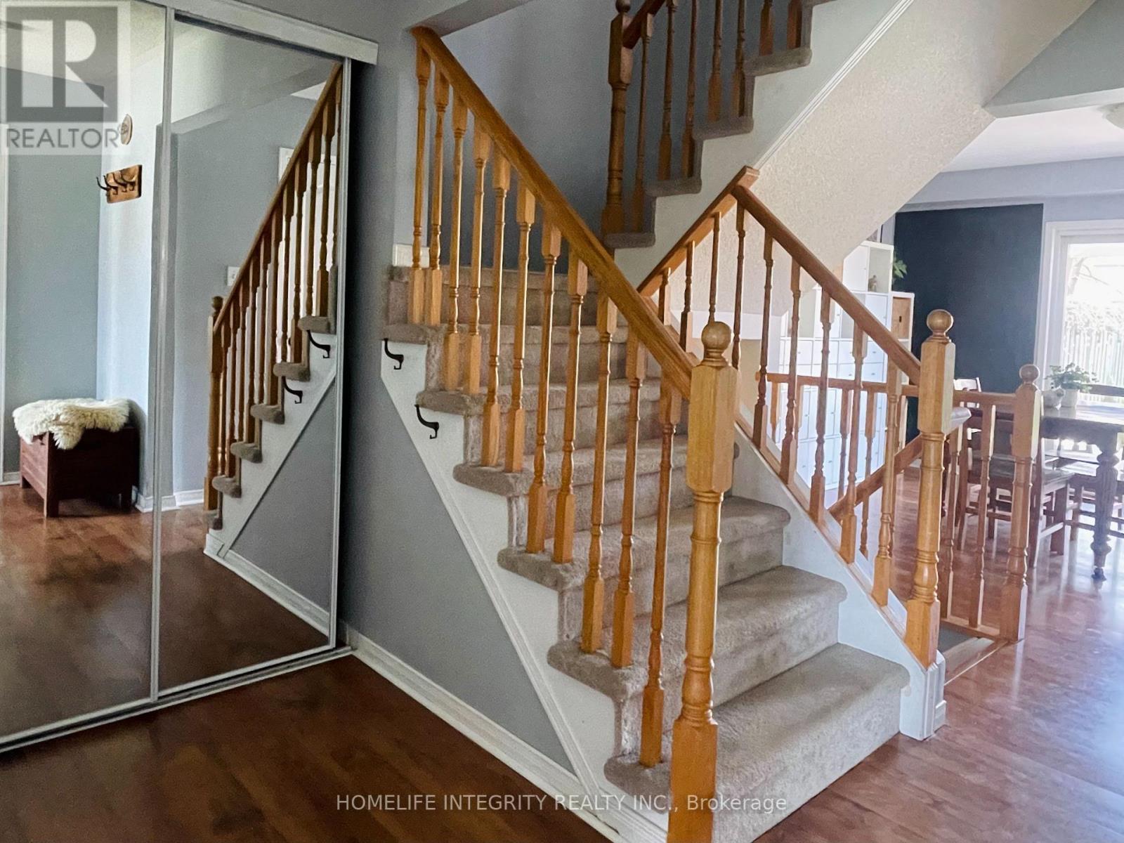 104 HENDERSON CRESCENT - 5