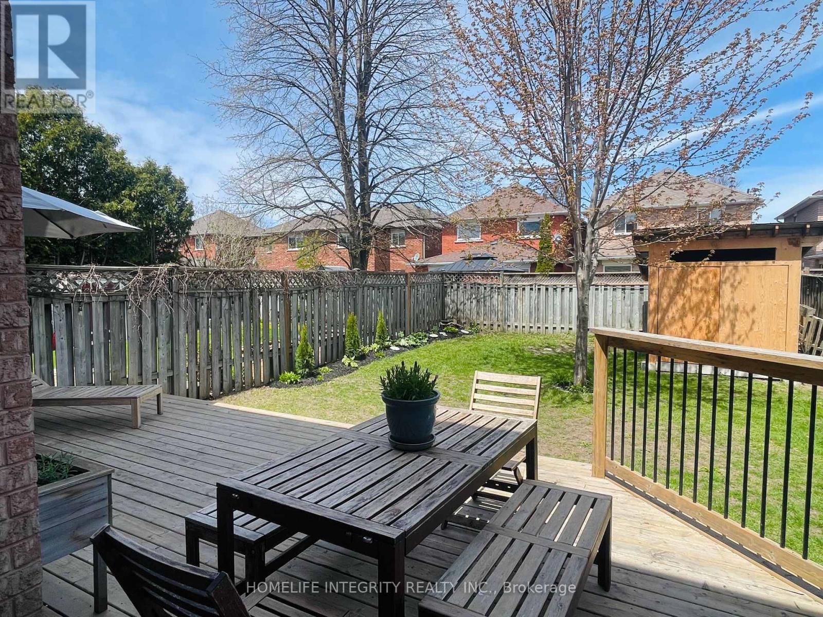 104 HENDERSON CRESCENT - 28