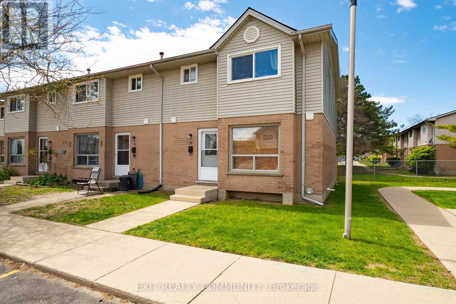 #32 595 THIRD STREET - 1