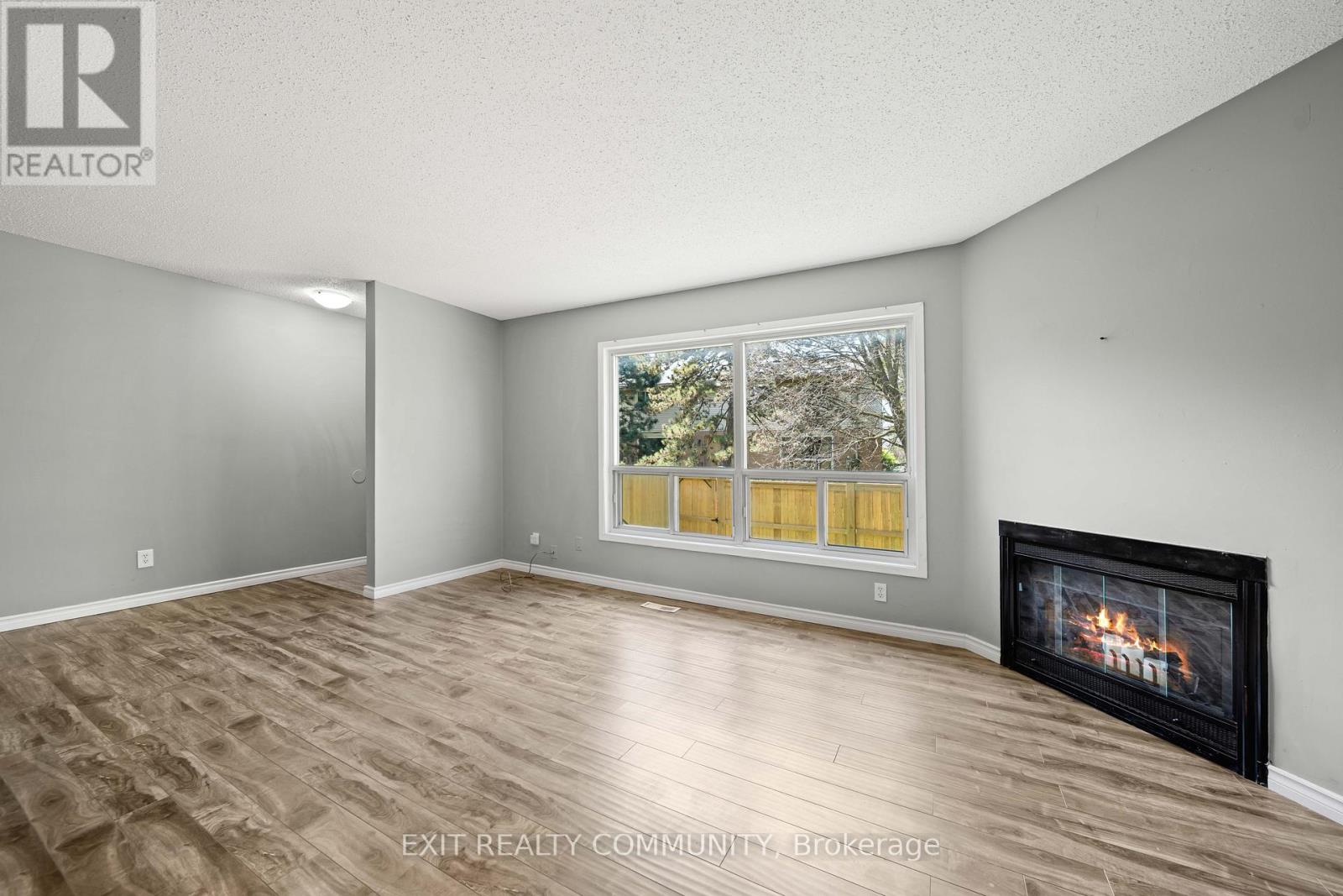 #32 595 THIRD STREET - 10