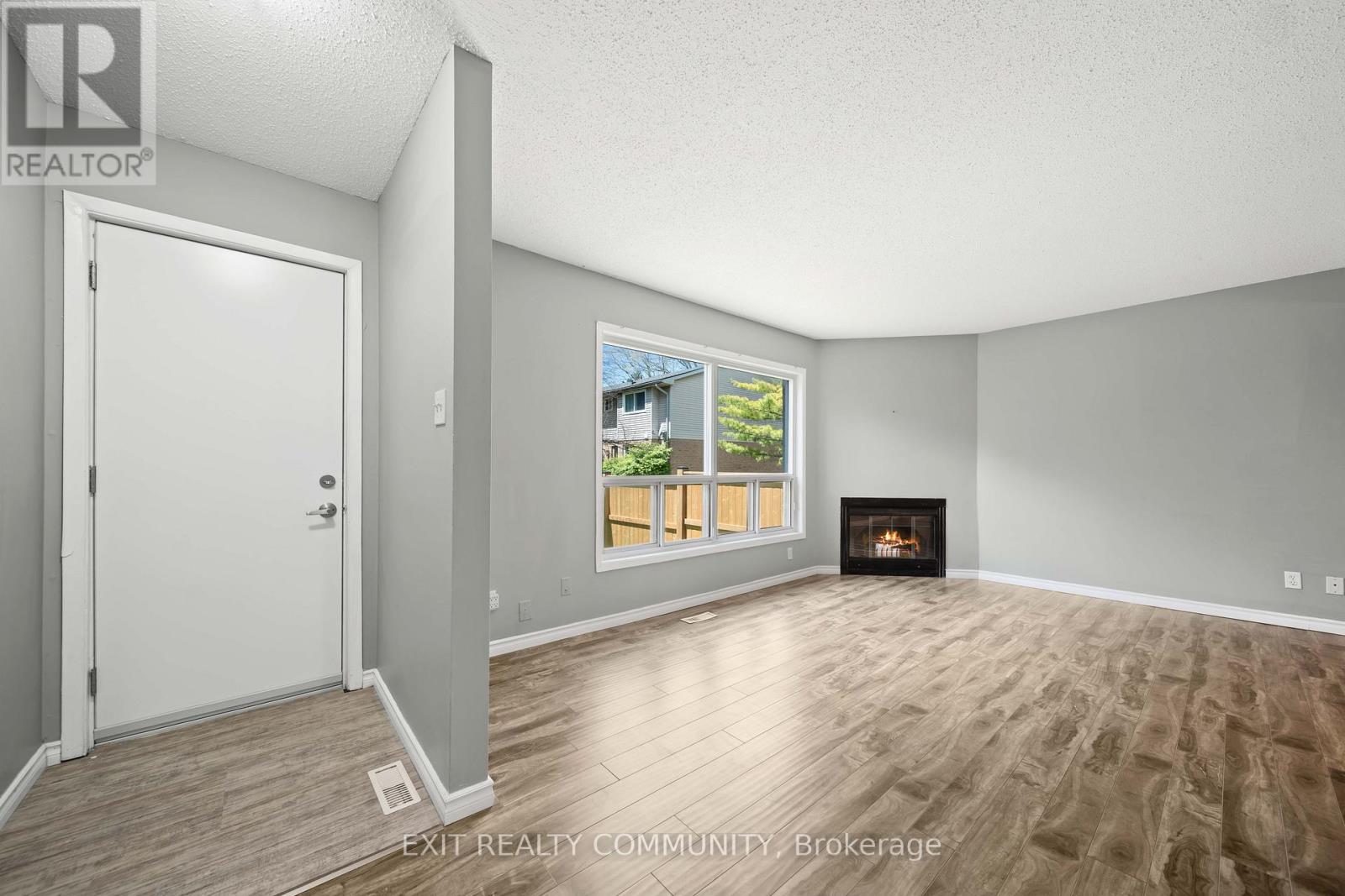 #32 595 THIRD STREET - 11