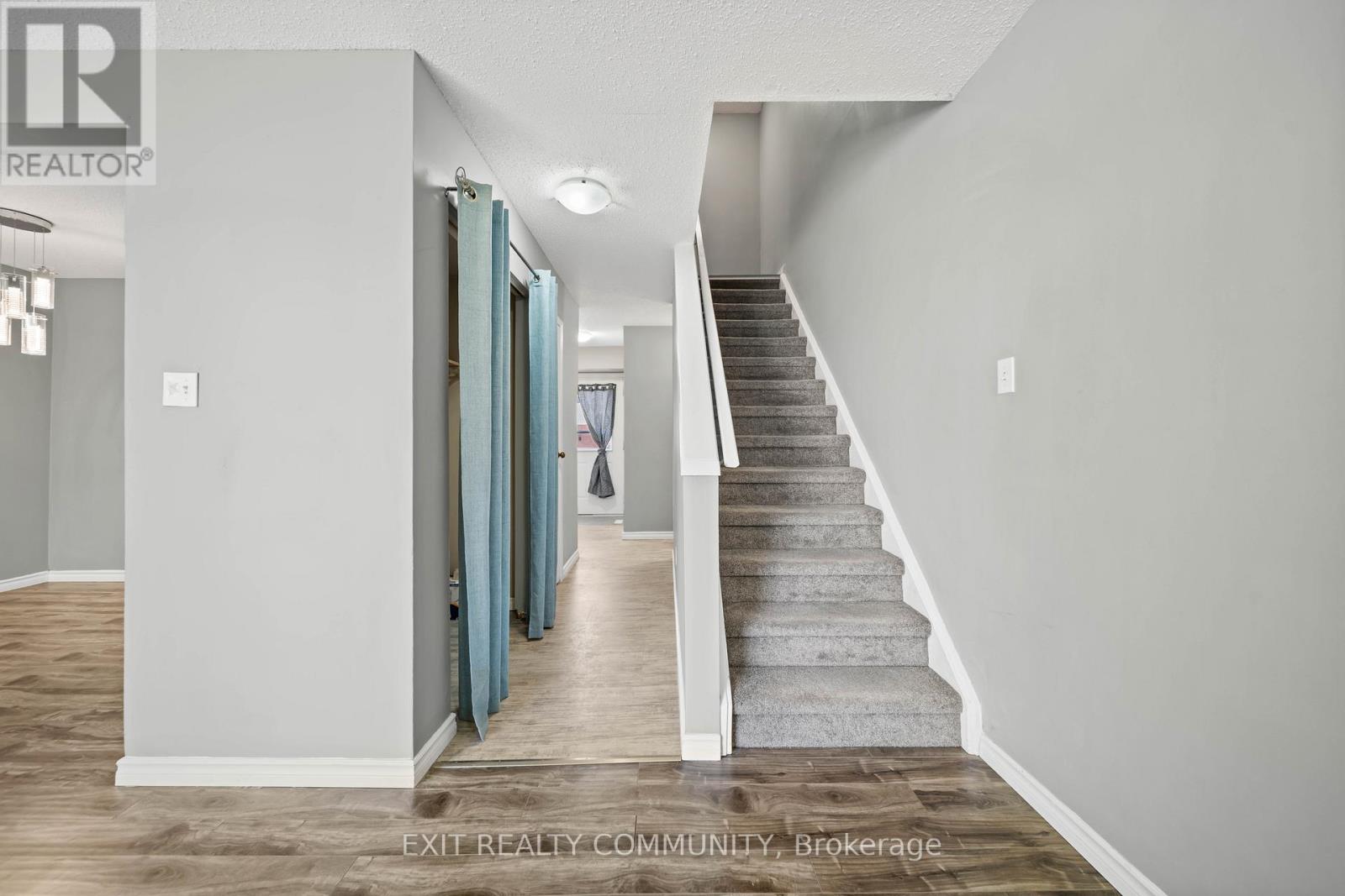 #32 595 THIRD STREET - 12