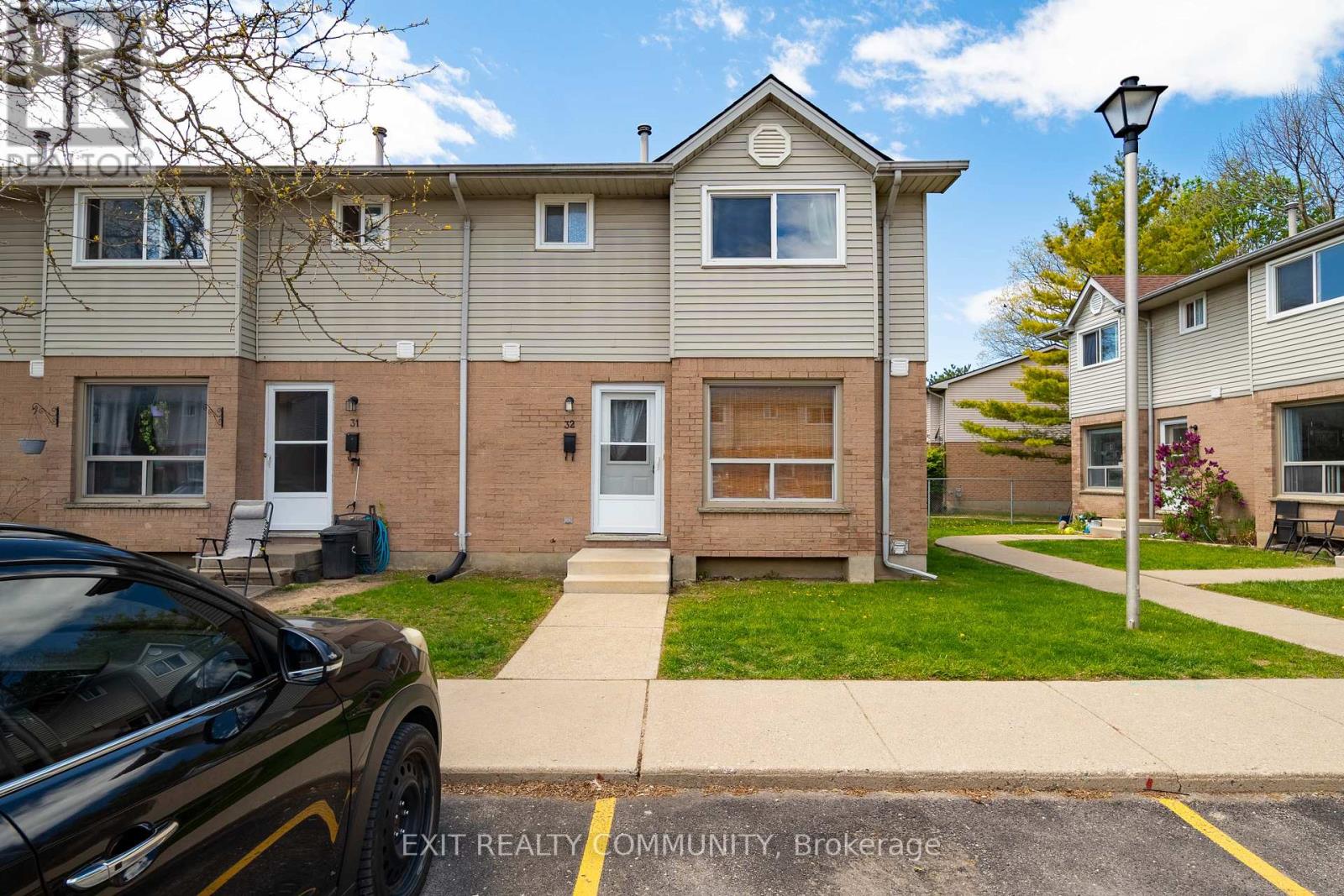#32 595 THIRD STREET - 2