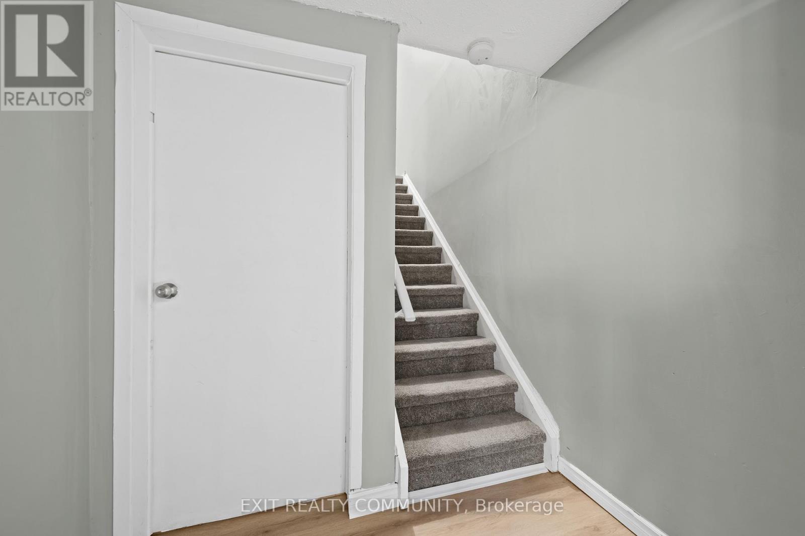 #32 595 THIRD STREET - 20