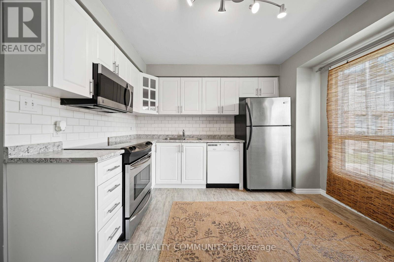 #32 595 THIRD STREET - 5
