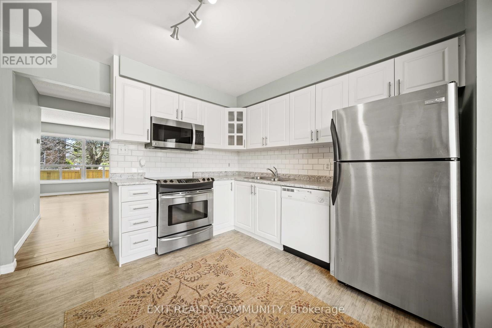 #32 595 THIRD STREET - 6