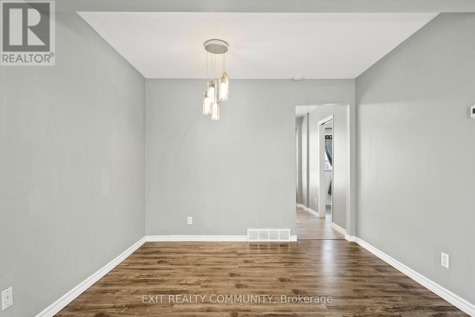 #32 595 THIRD STREET - 8
