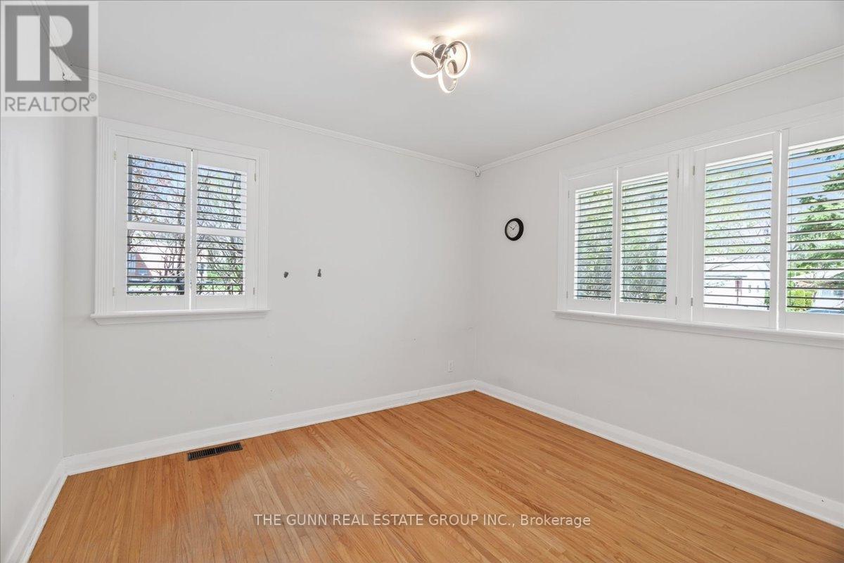 38 WYCHWOOD PARK - 15