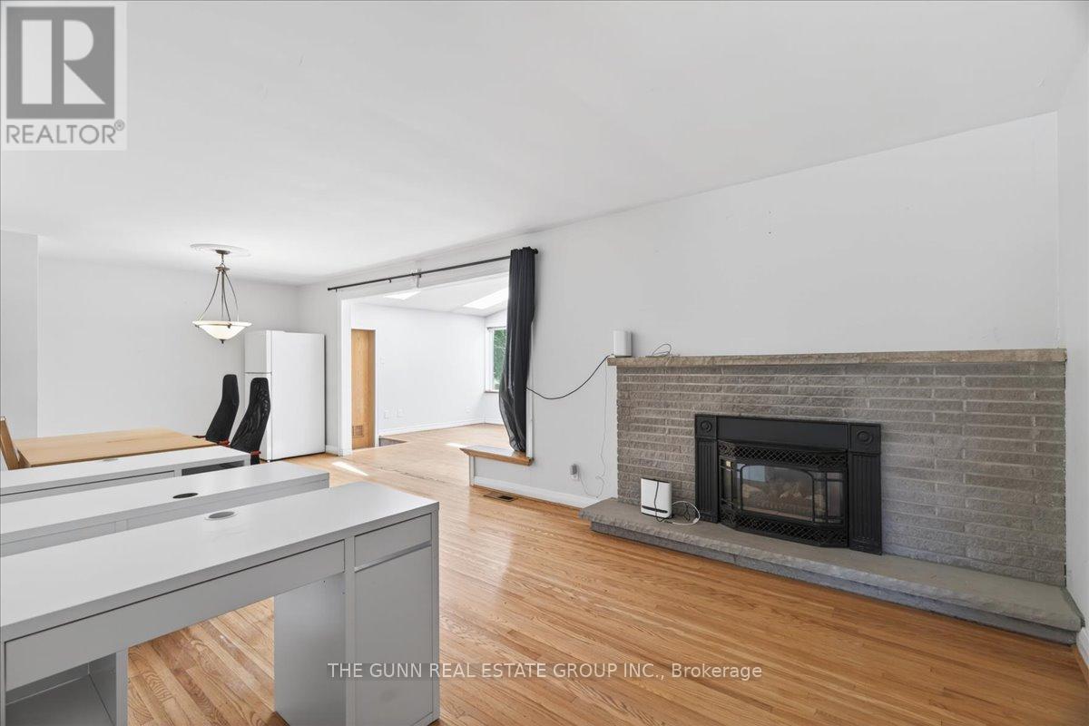38 WYCHWOOD PARK - 22