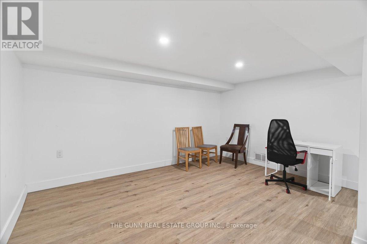 38 WYCHWOOD PARK - 29