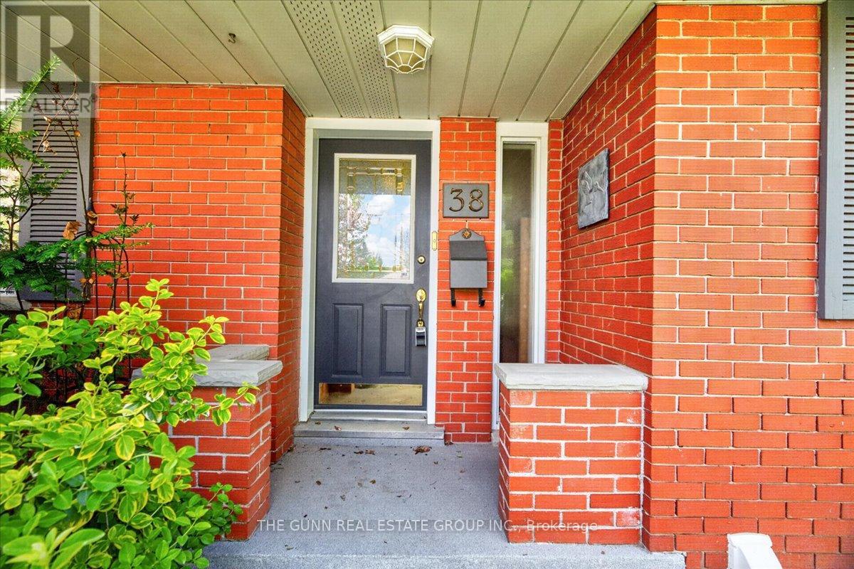 38 WYCHWOOD PARK - 41