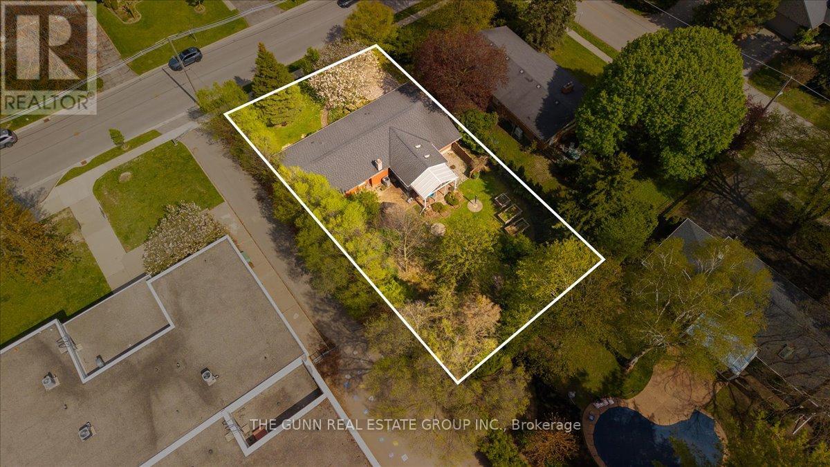 38 WYCHWOOD PARK - 6