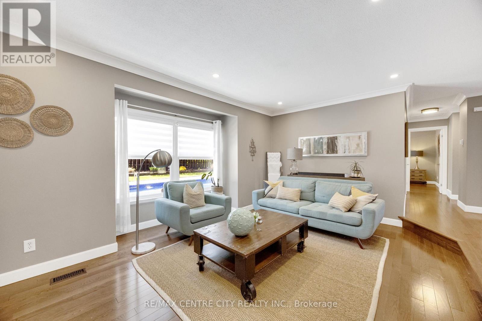 27 BARTLETT CRESCENT - 15