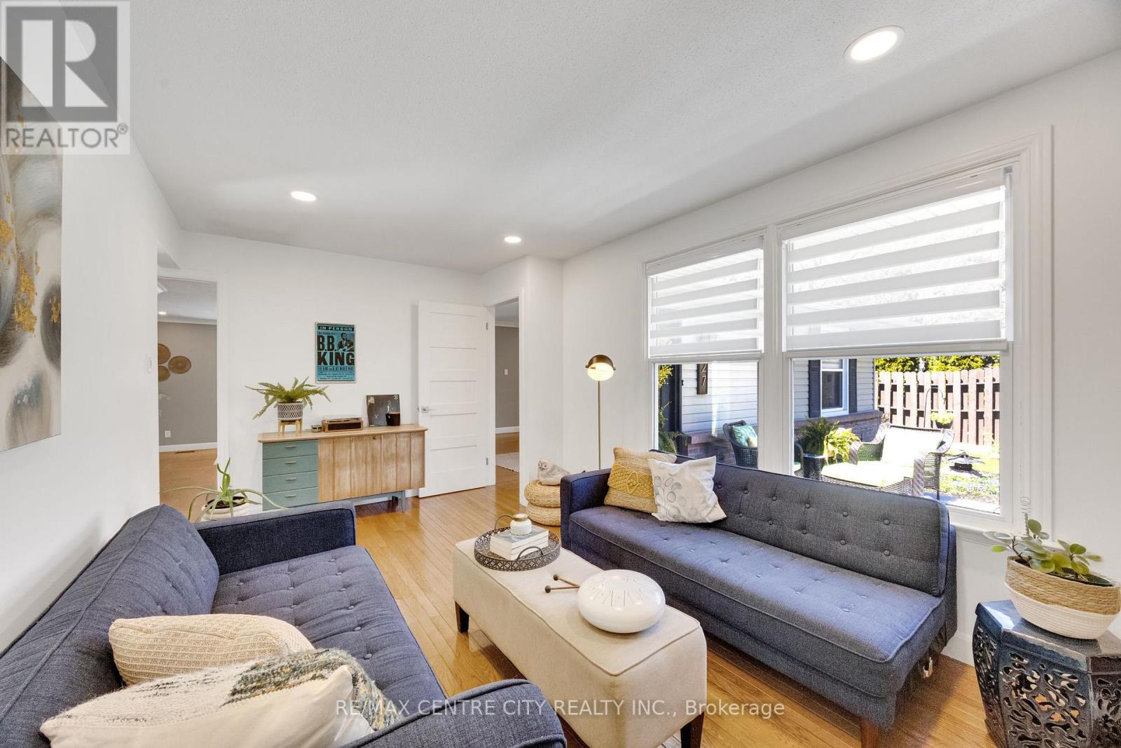 27 BARTLETT CRESCENT - 9