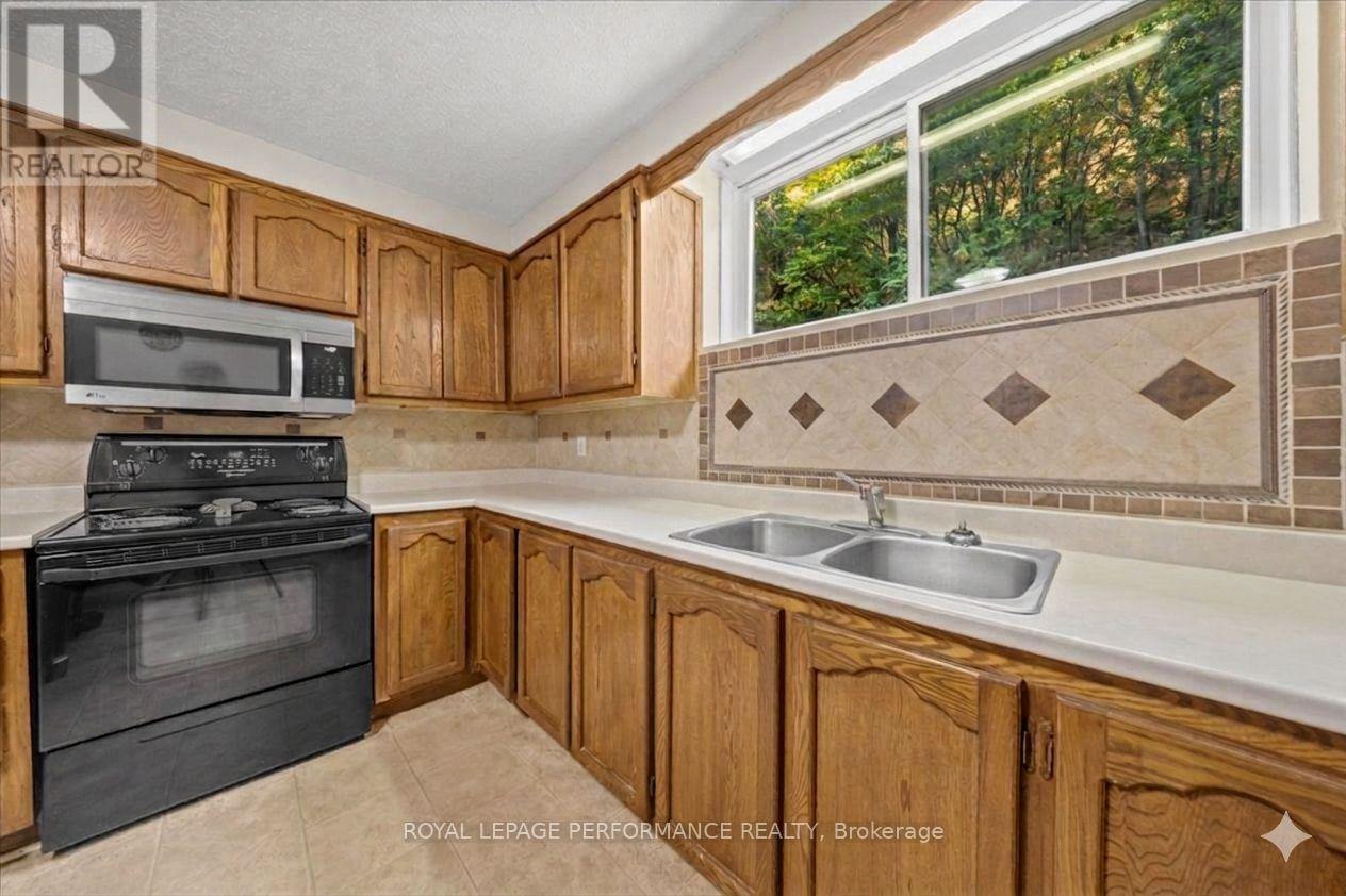1702 RUSSELL ROAD - 14