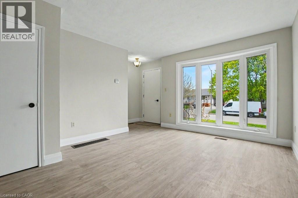 273 ELLIOTT Street, Cambridge, Ontario, N1R2L6 — Photo 6