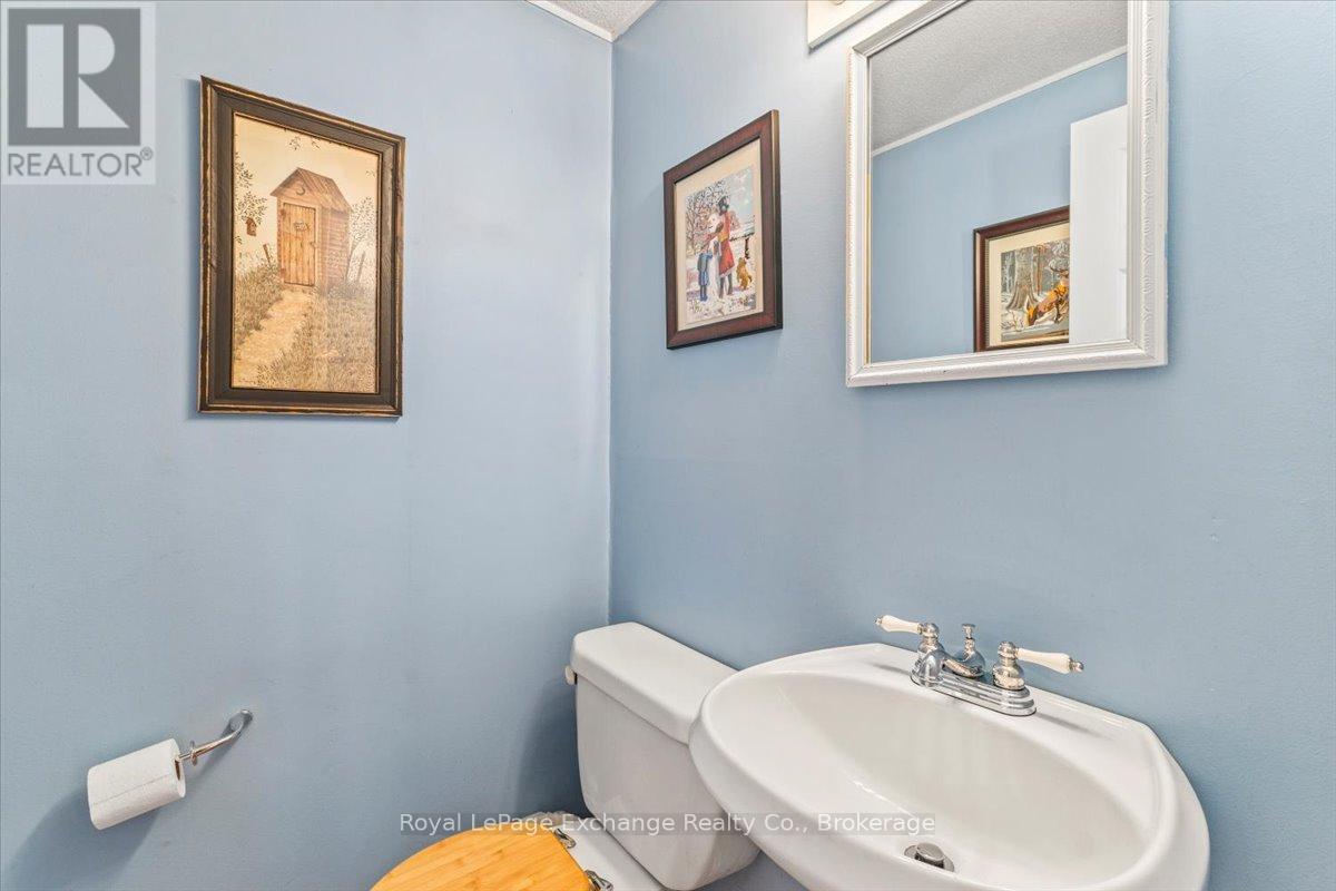 27 INVERLYN CRESCENT S - 11