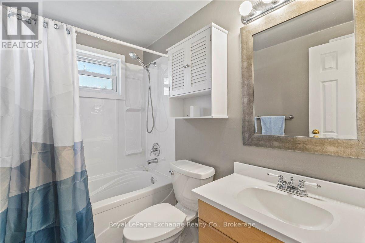27 INVERLYN CRESCENT S - 16