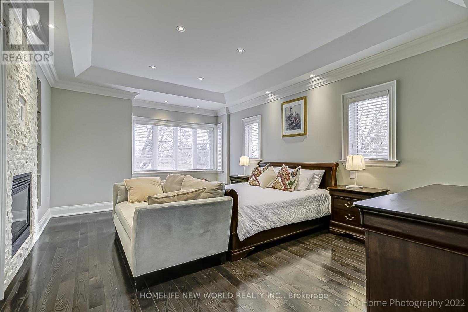 29 THREADNEEDLE CRESCENT - 22
