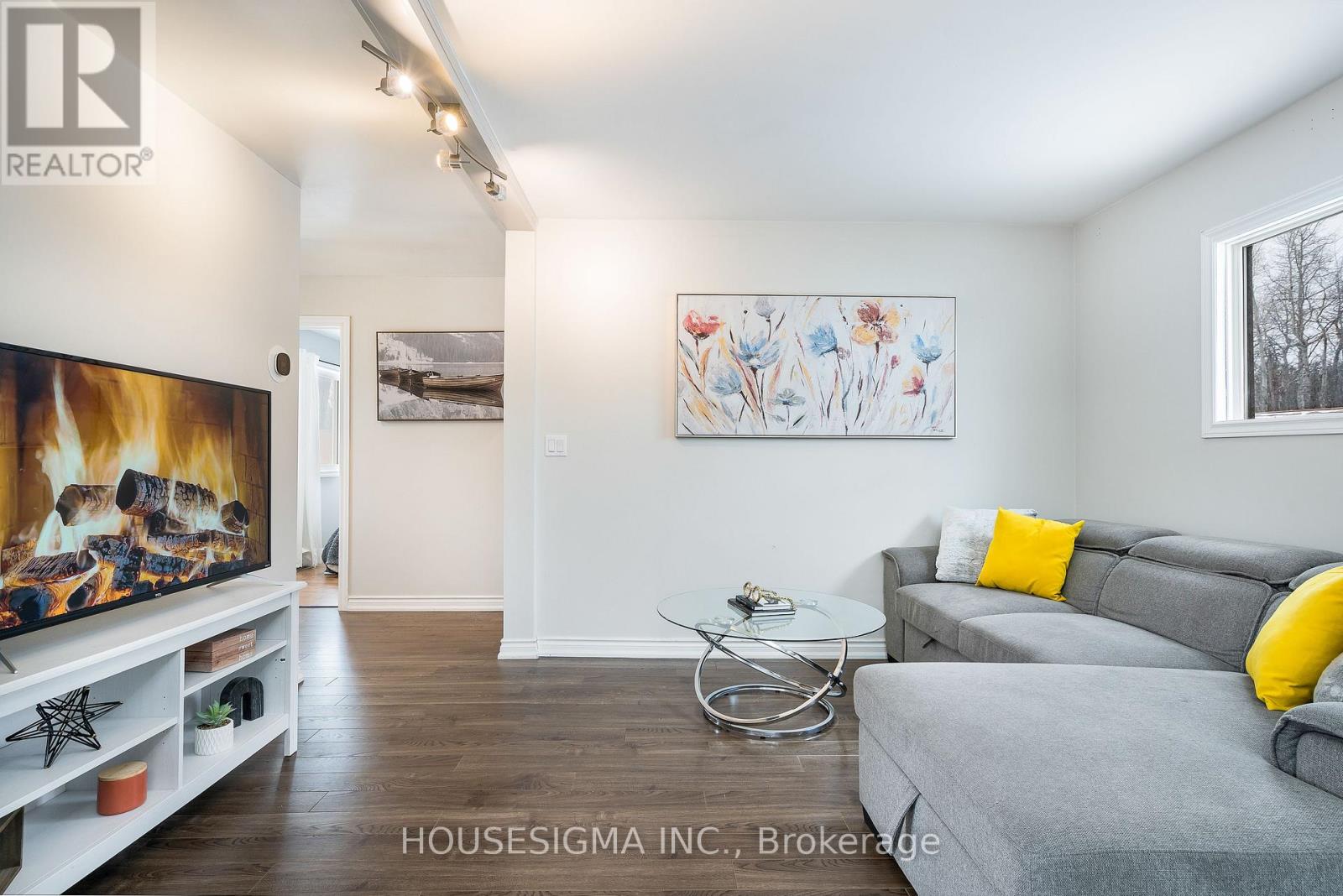 8892 BEACHWOOD ROAD - 11